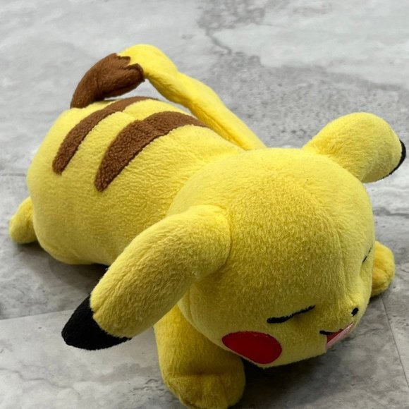Pokemon Pikachu Sleeping Laying Plush Toy Stuffed Animal Tomy C - Picture 6 of 10
